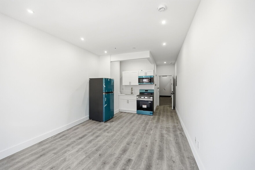 More Photos Of 2152 Muliner Ave, Bronx Apartments For Sale