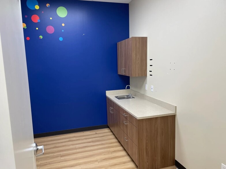 More Photos Of 3516 E 31st St, Tulsa Office For Lease