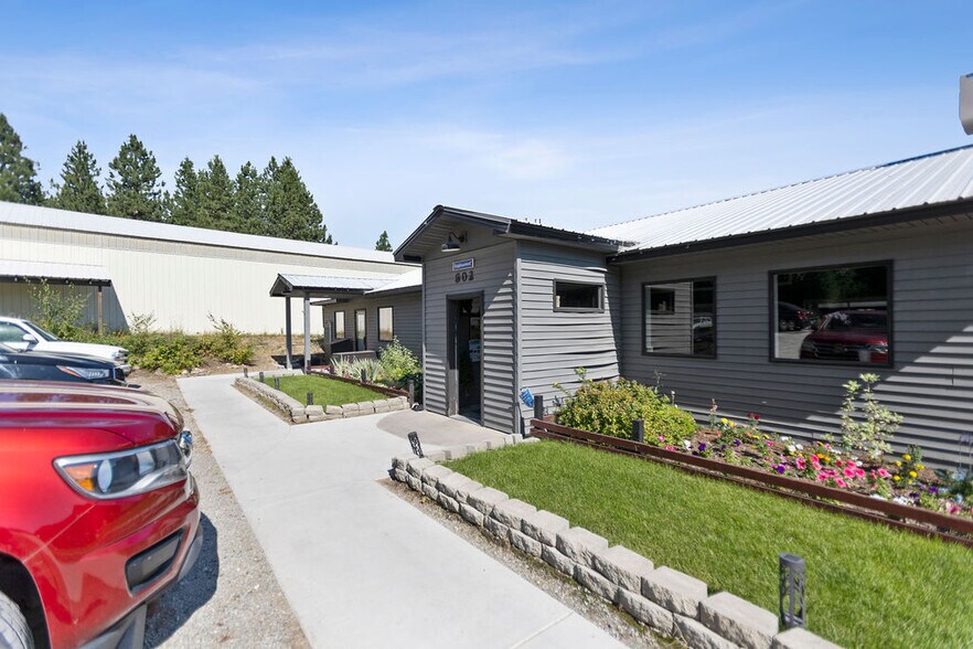 More Photos Of 802 S Shore Diamond Lake Rd, Newport Restaurant For Sale