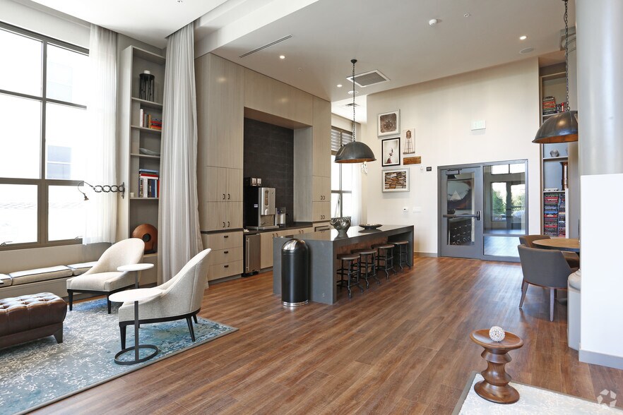 More Photos Of 1375-1411 Sycamore Ave, Hercules Unknown For Lease