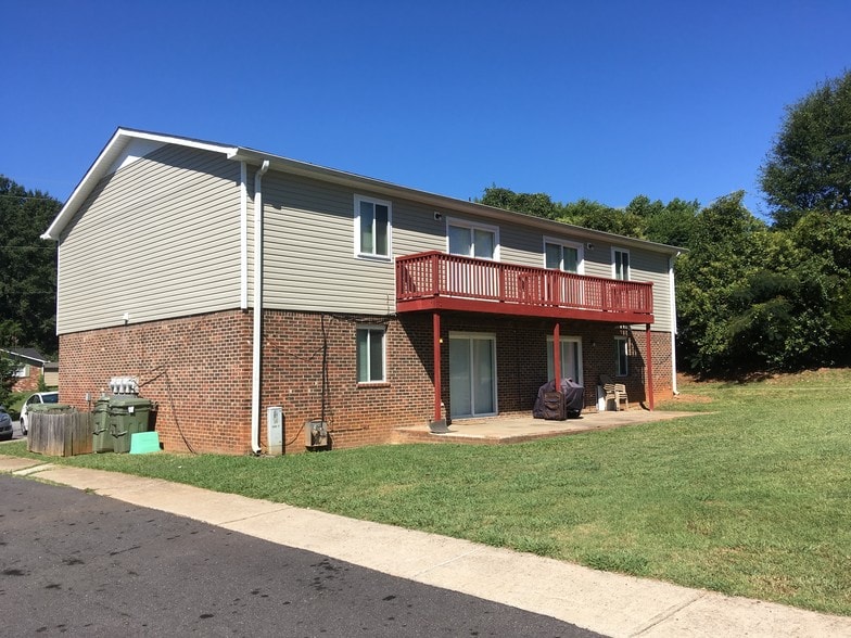 More Photos Of 3139 Longbow Dr, Spartanburg Apartments For Sale