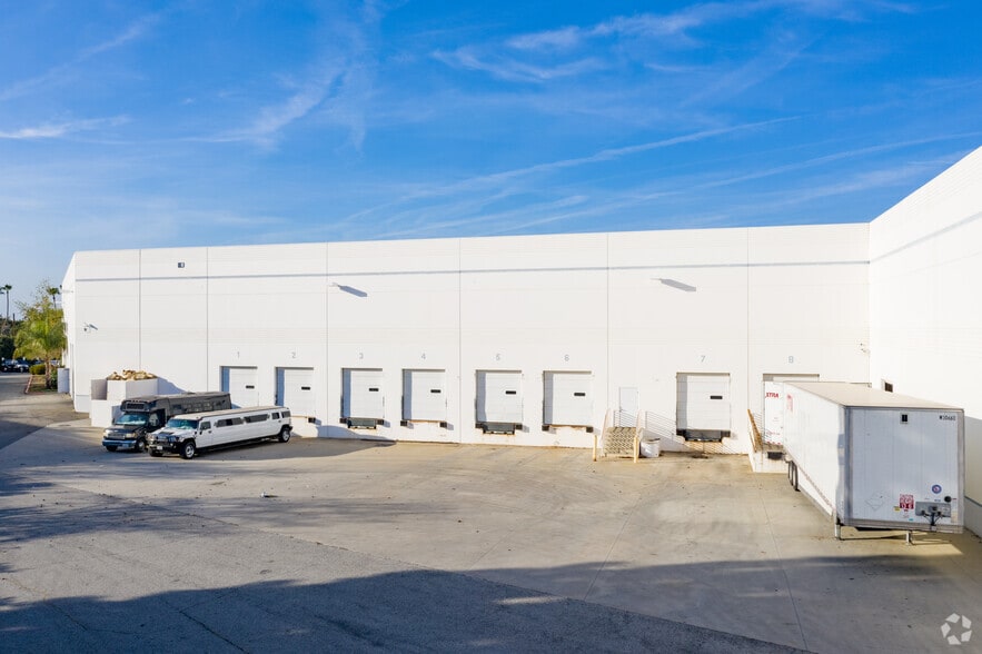 More Photos Of 17528-17588 E Rowland St, City of Industry Light Distribution For Lease