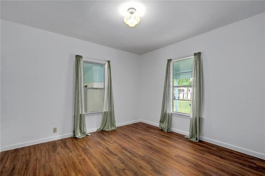 More Photos Of 4400 Norwood Ln, Austin Land For Lease