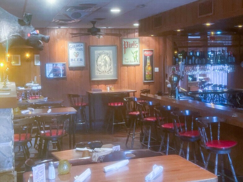 More Photos Of 2095 S Kirk Rd, Geneva Restaurant For Sale