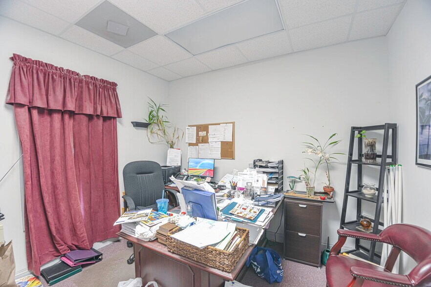 More Photos Of 10310 Memory Ln, Chesterfield Office For Sale