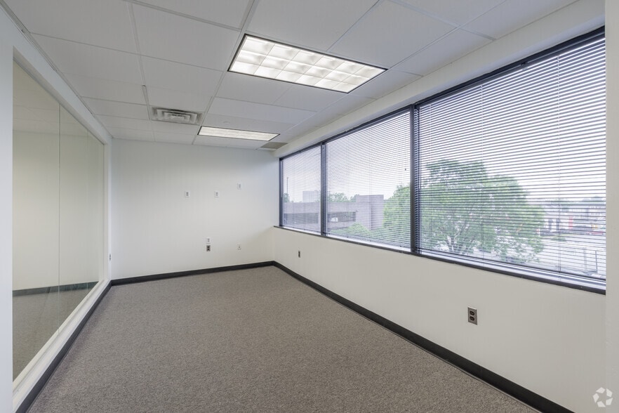 More Photos Of 2200 Fletcher Ave, Fort Lee Office For Lease