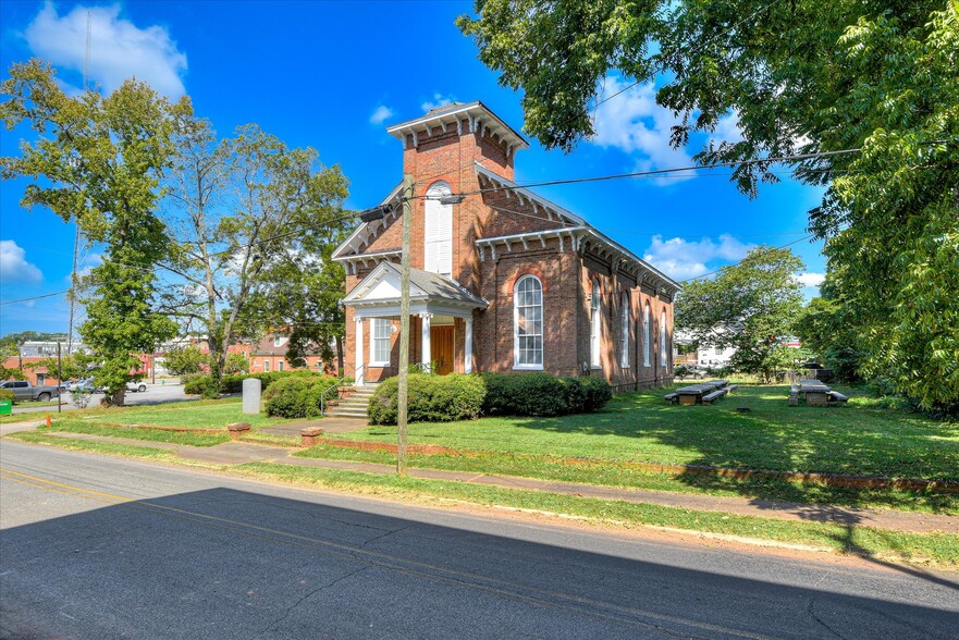 More Photos Of 205 E Liberty St, Washington Religious Facility For Sale