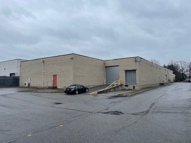 More Photos Of 180 Adams Ave, Hauppauge Flex For Lease