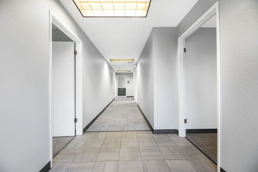 More Photos Of 9502 19th Ave SE, Everett Office For Lease