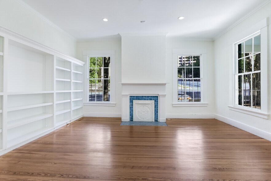 More Photos Of 610 Guadalupe St, Austin Office For Sale