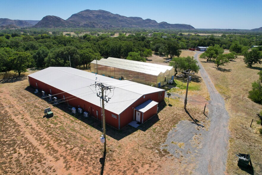 More Photos Of 42851 E County Road 1470, Lone Wolf Land For Sale