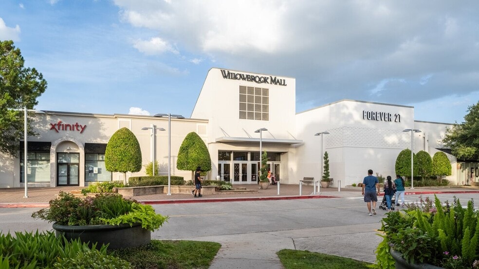 Primary Photo Of 2000 Willowbrook Mall, Houston Restaurant For Lease