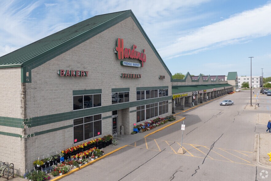 More Photos Of 300-358 Reno Dr, Wayland General Retail For Lease