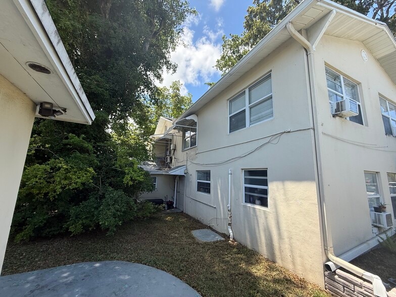 More Photos Of 26 SE 13th Ter, Dania Beach Apartments For Sale