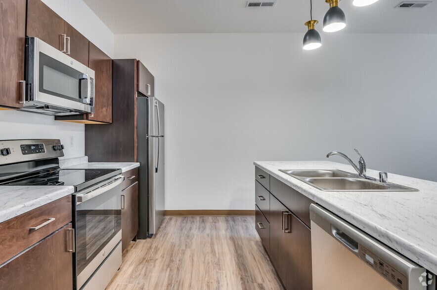 More Photos Of 2001 Marathon St, Neenah Apartments For Sale