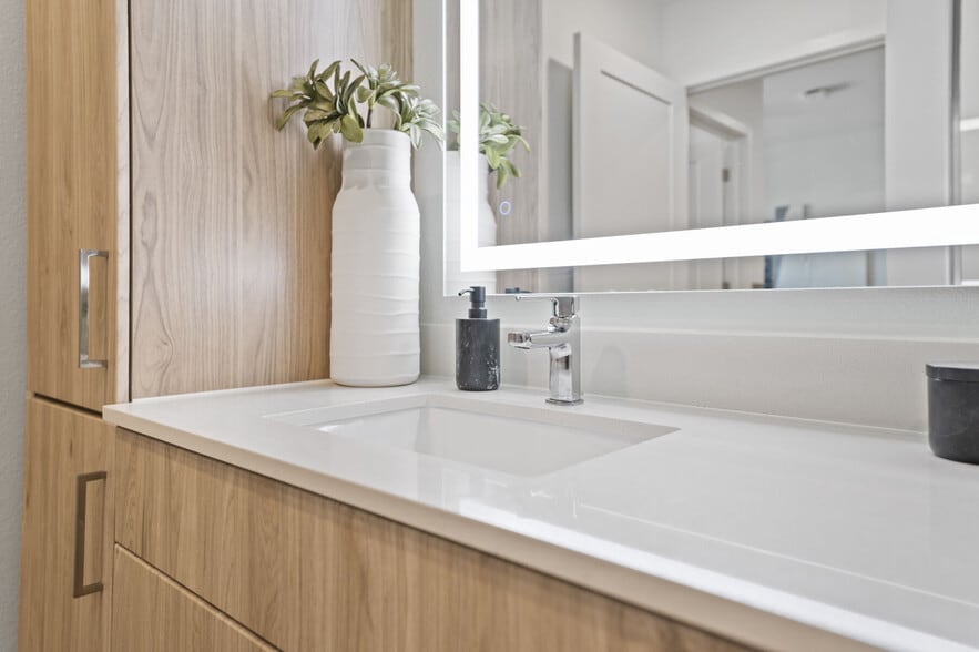 More Photos Of 2040-2060 N Scottsdale Rd, Scottsdale Apartments For Lease