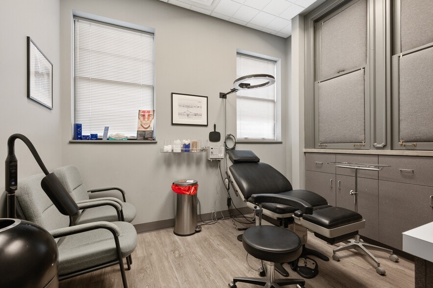 More Photos Of 500 Chadwick St, Sewickley Medical For Sale