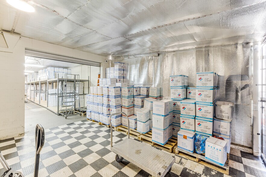 More Photos Of 3210 N San Fernando Blvd, Burbank Warehouse For Sale