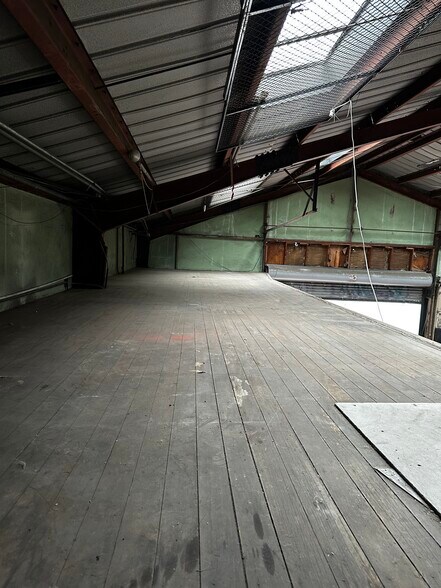More Photos Of 2825 West St, Emeryville Warehouse For Sale