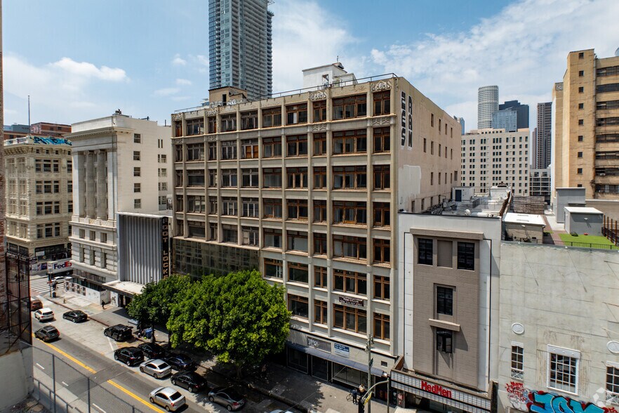 More Photos Of 737 S Broadway, Los Angeles Loft Creative Space For Sale