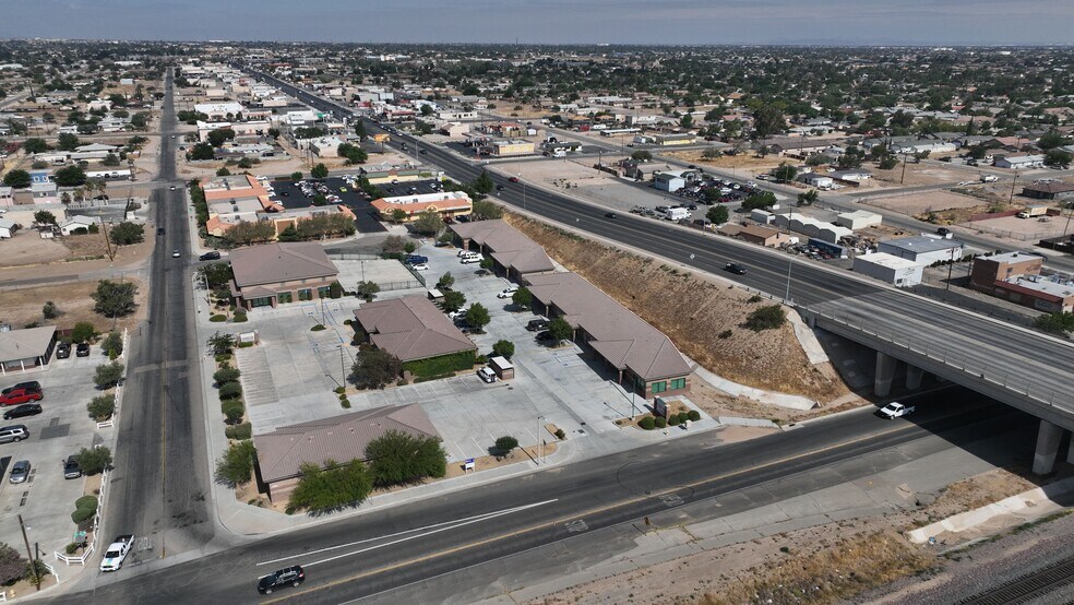 More Photos Of 16490 Walnut St, Hesperia Unknown For Lease