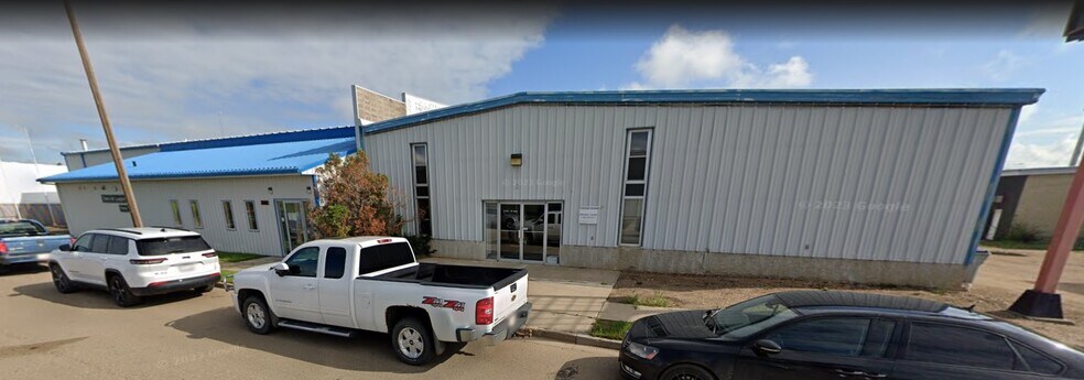 More Photos Of 5116 47 Av, Lamont Service For Sale