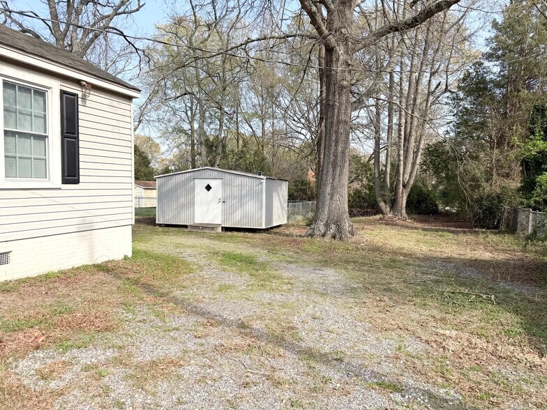 More Photos Of 403 S Logan St, Gaffney Office For Sale