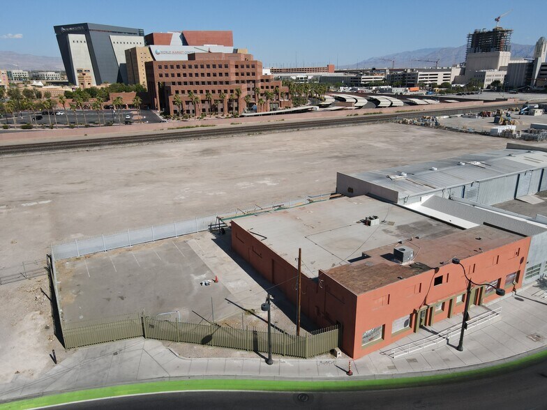 More Photos Of 710 S Main St, Las Vegas Storefront For Lease