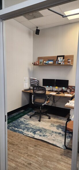 More Photos Of 217-219 E Washington St, Greenville Storefront Retail Office For Lease