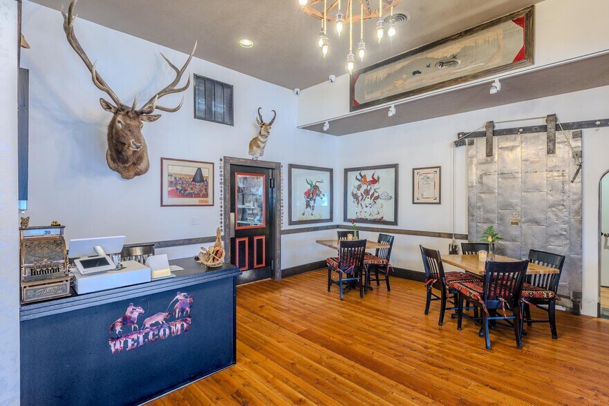 More Photos Of 117 Pine St, Pinedale Restaurant For Sale