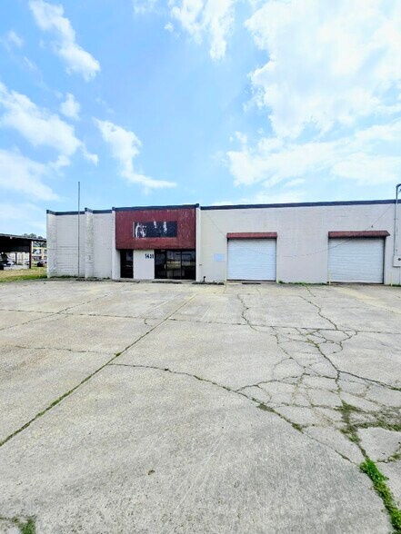 Primary Photo Of 1431 MS-69 S, Columbus Industrial For Lease
