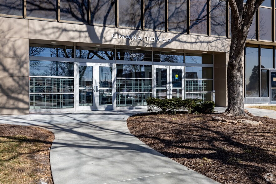 More Photos Of 2120 S 72nd St, Omaha Office For Sale