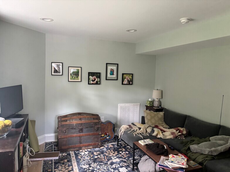 More Photos Of 711 Gladstone Ave, Baltimore Apartments For Sale