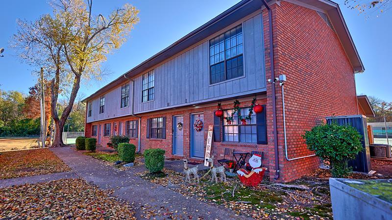 More Photos Of 1444 Oakwood Dr, Greenville Apartments For Sale