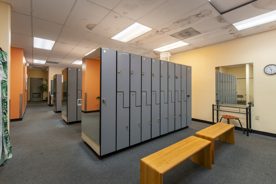 More Photos Of 1713 Beavercreek Rd, Oregon City Freestanding For Lease