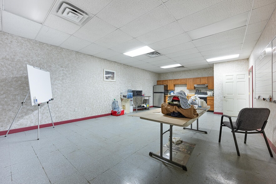 More Photos Of 7340 Bridgewater Rd, Dayton Warehouse For Lease