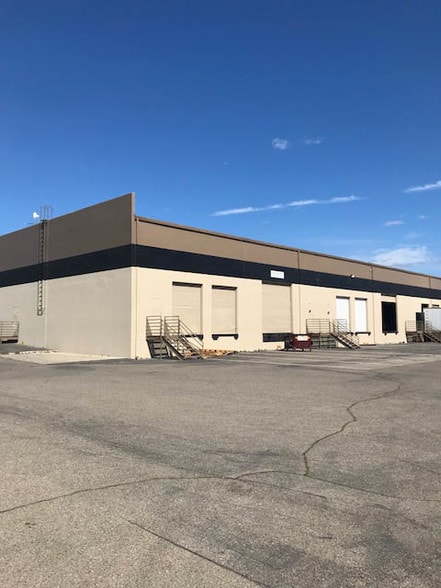 More Photos Of 950 E Grant Line Rd, Tracy Manufacturing For Lease