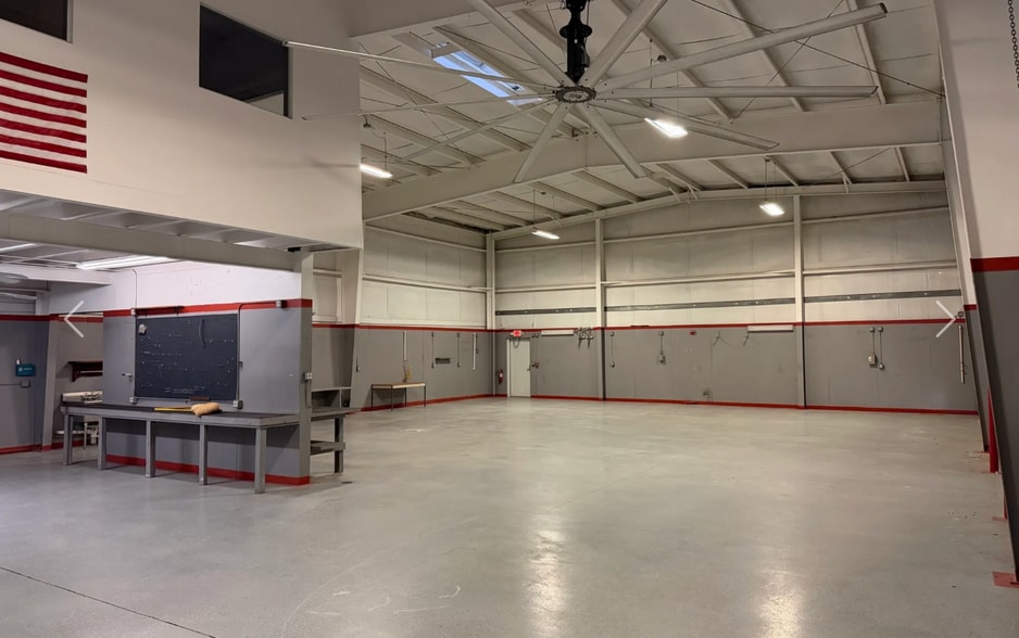 More Photos Of 515 Distribution Dr, Melbourne Industrial For Lease