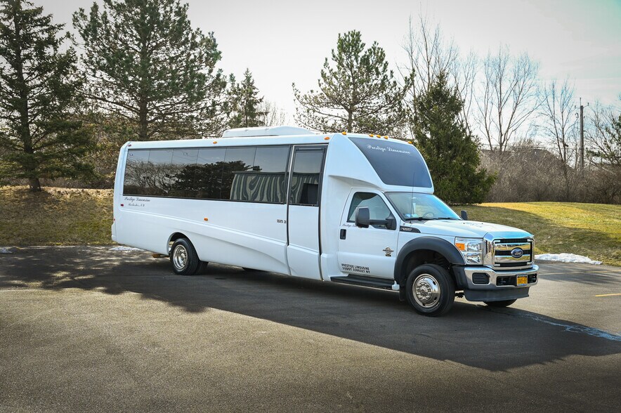 More Photos Of 85 Goodway Dr, Rochester Warehouse For Sale