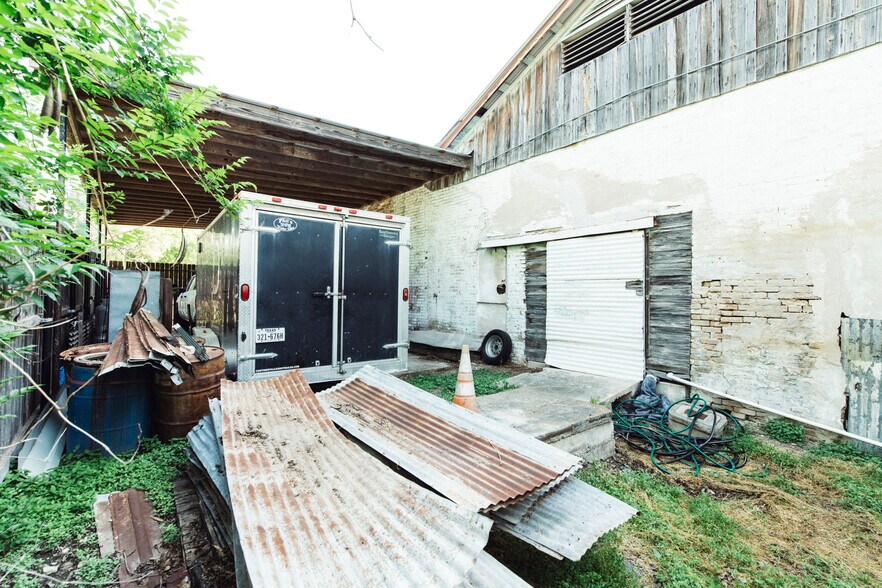 More Photos Of 75 Main St, Maxwell Warehouse For Lease