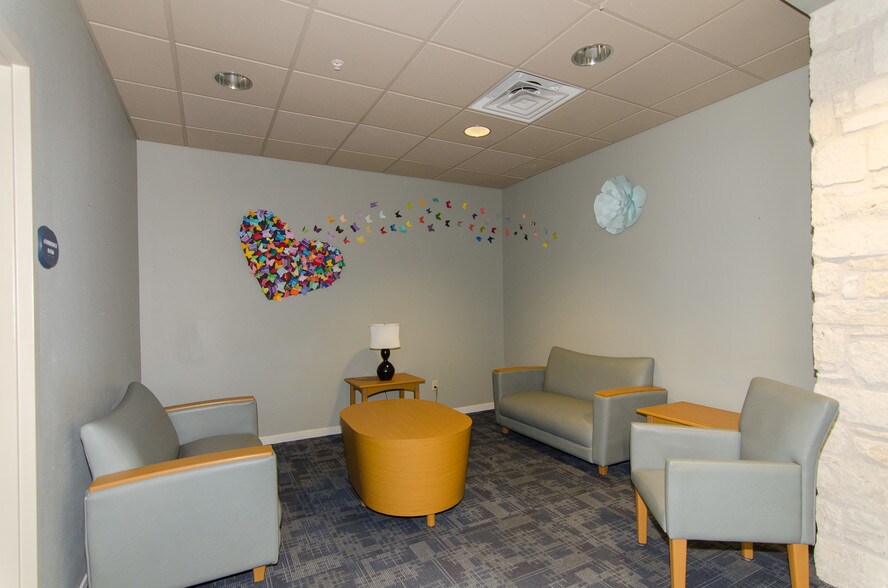 More Photos Of 400 Old Highway 290, Dripping Springs Healthcare For Sale