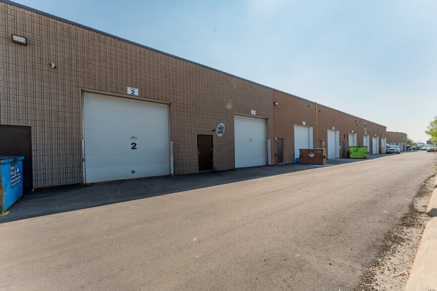 More Photos Of 225 Advance Blvd, Brampton Warehouse For Sale