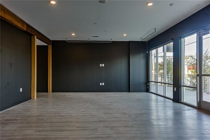 More Photos Of 4361 S Congress Ave, Austin Apartments For Sale