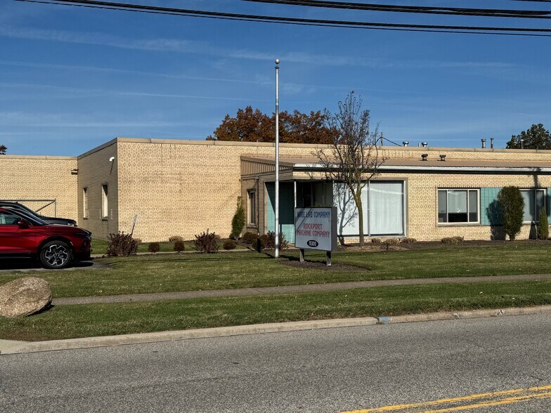More Photos Of 15300 Industrial Pky, Cleveland Manufacturing For Sale