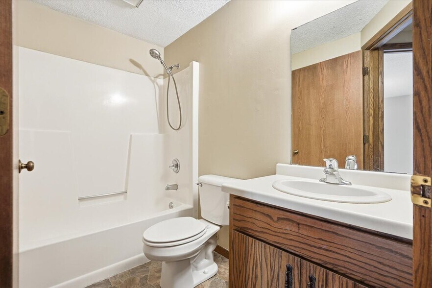 More Photos Of 754 E 11th St, New Richmond Apartments For Sale