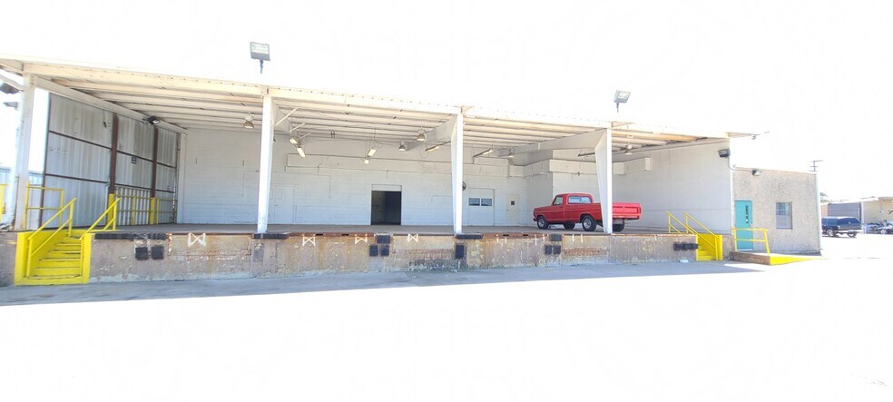 More Photos Of 3415 Banning St, Dallas Industrial For Sale