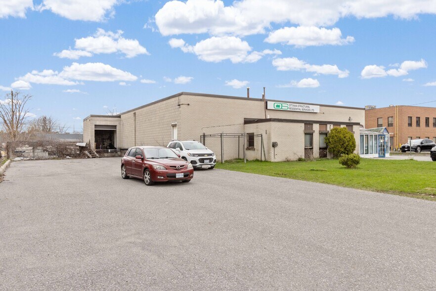 More Photos Of 7 Enterprise Ave, Ottawa Warehouse For Lease
