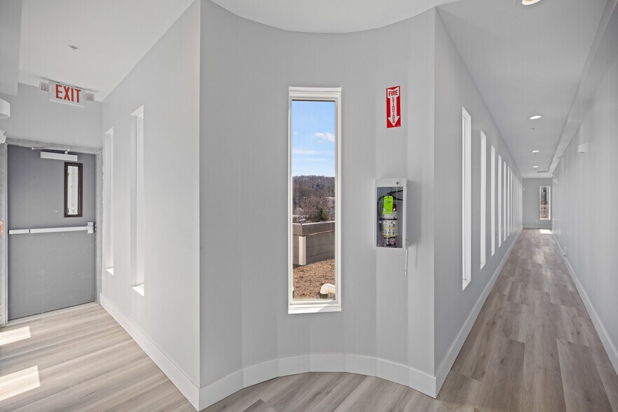 More Photos Of 1916 15th St SE, Washington Apartments For Sale