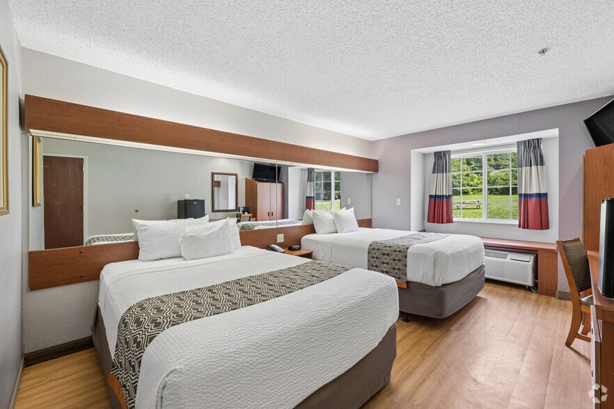 More Photos Of 674 Casino Trl, Cherokee Hotel For Sale