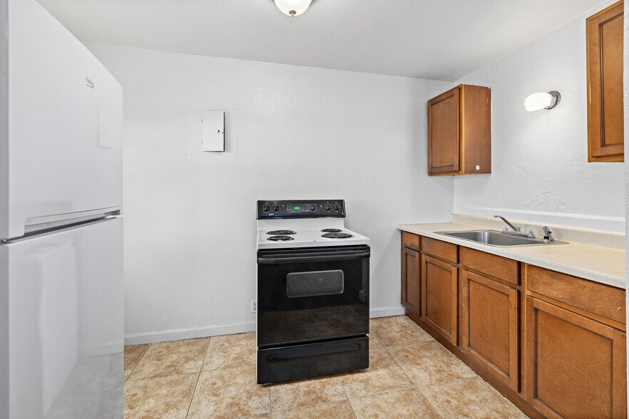 More Photos Of 1029 S Division St, Moses Lake Apartments For Sale